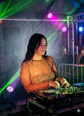 DJ